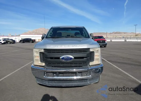 2017 Ford F-250 Xl z USA, uszkodzony, nr VIN 1FT7X2B61HEE15057